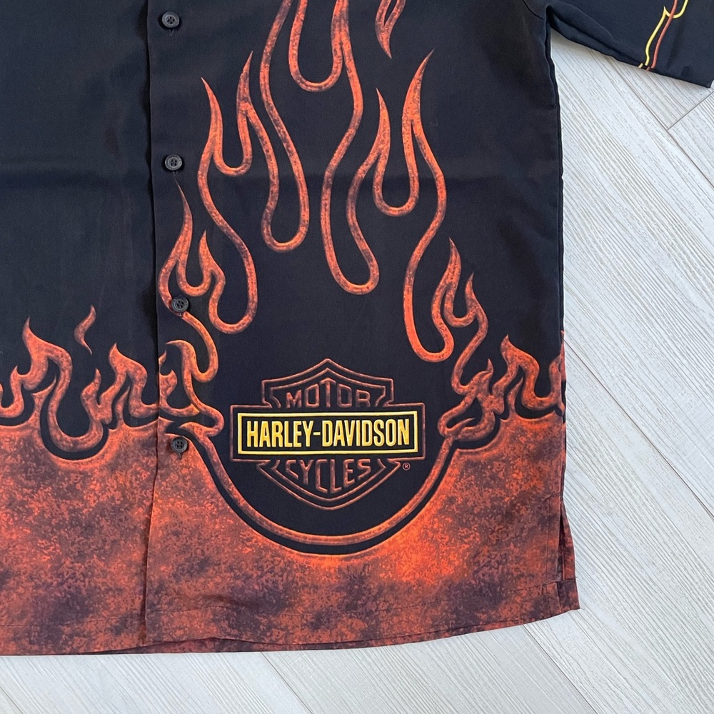 Vintage Harley Davidson Flame Button Up - Picture 2 of 9